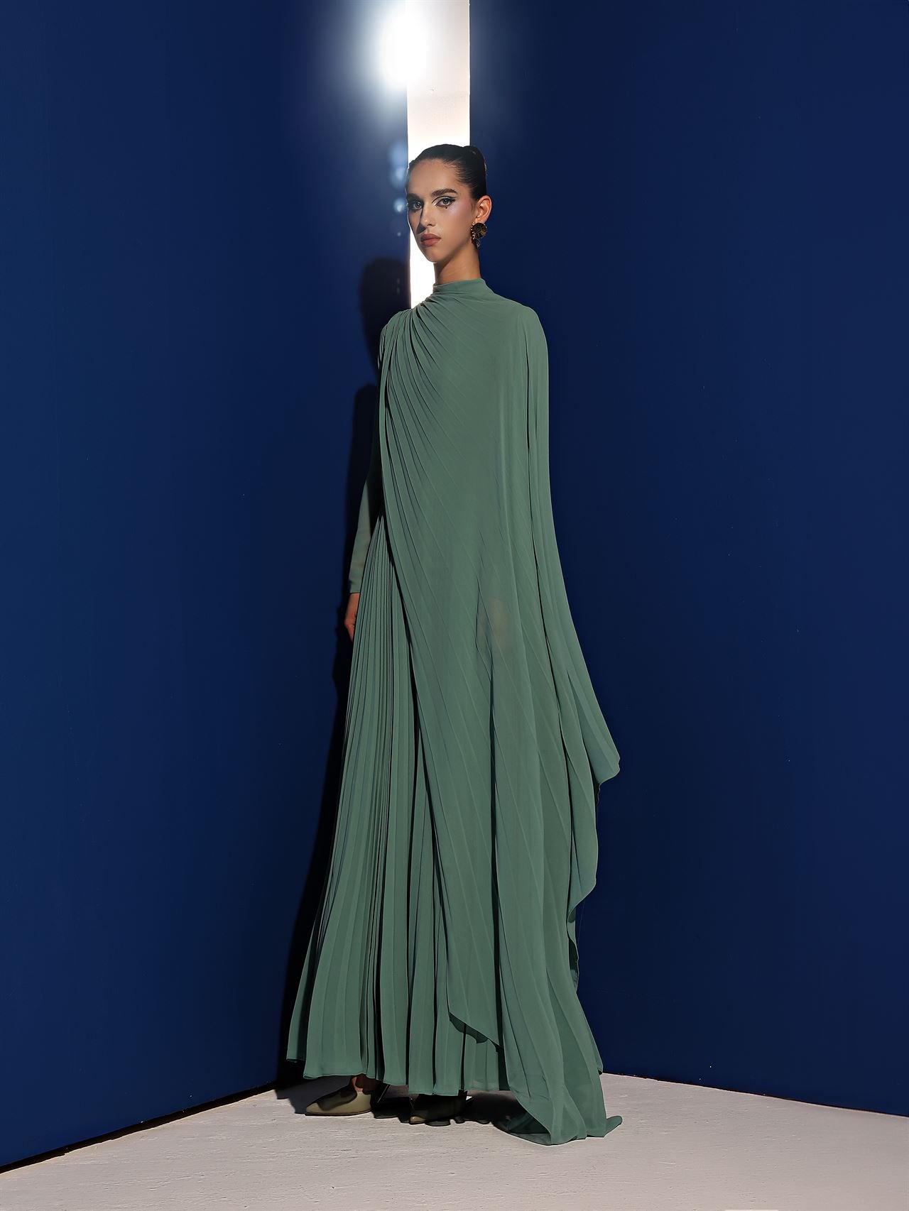 REVERIE 2 REVERIE - Image 2