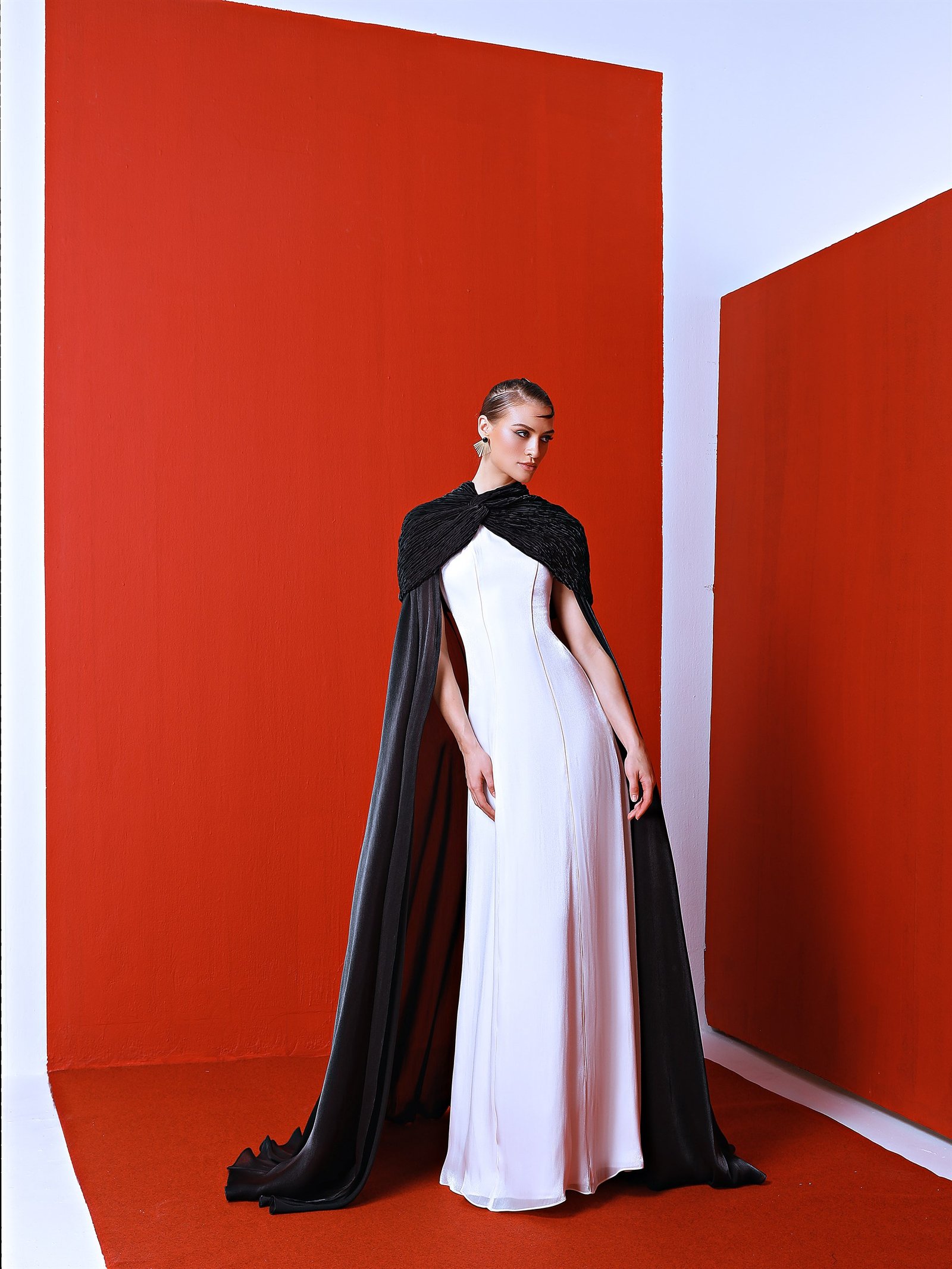 OPULENT HAZE-WHITE AND BLACK 2 OPULENT HAZE-WHITE AND BLACK - Image 2