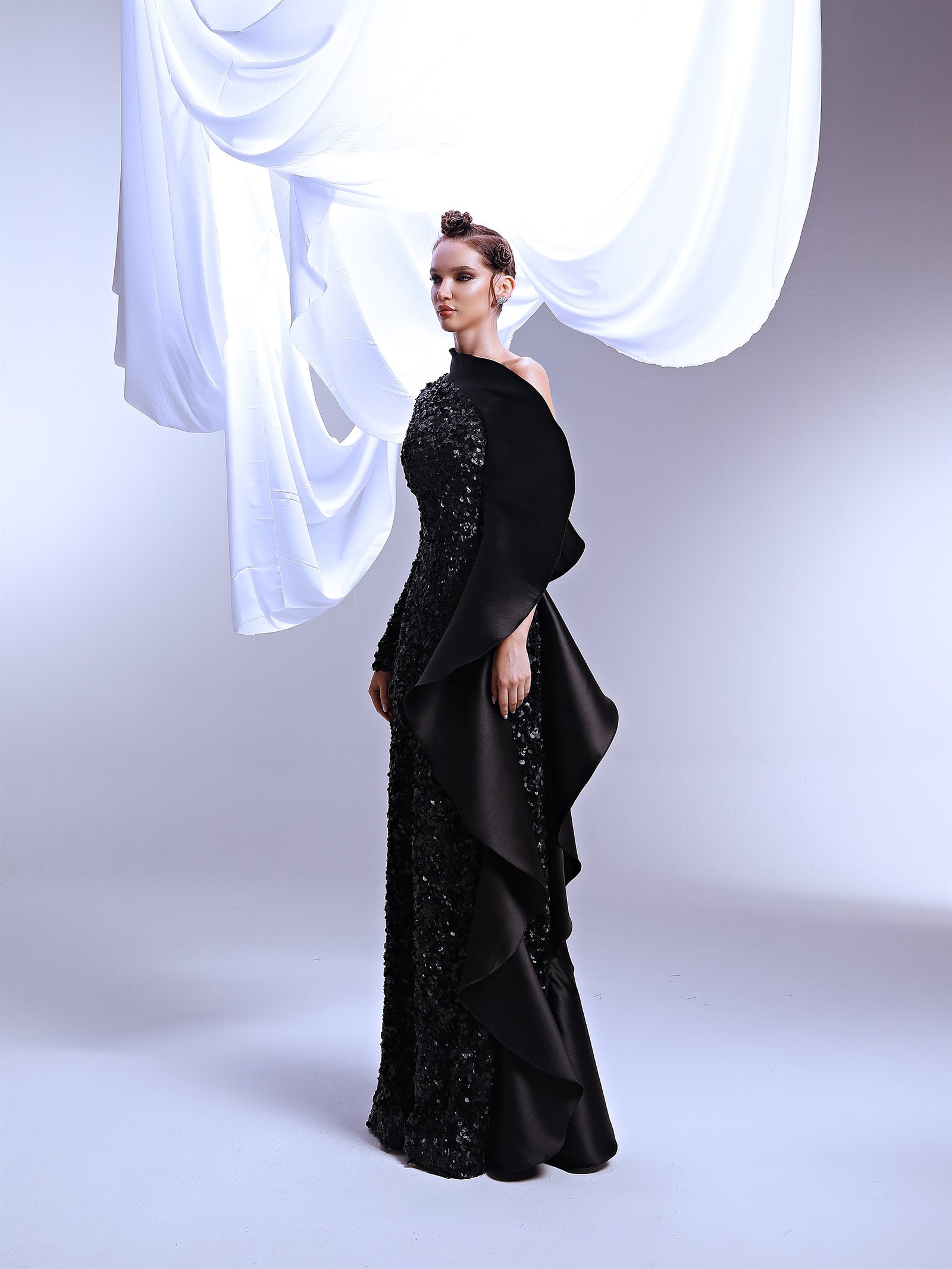 VELORA-BLACK 1 VELORA-BLACK