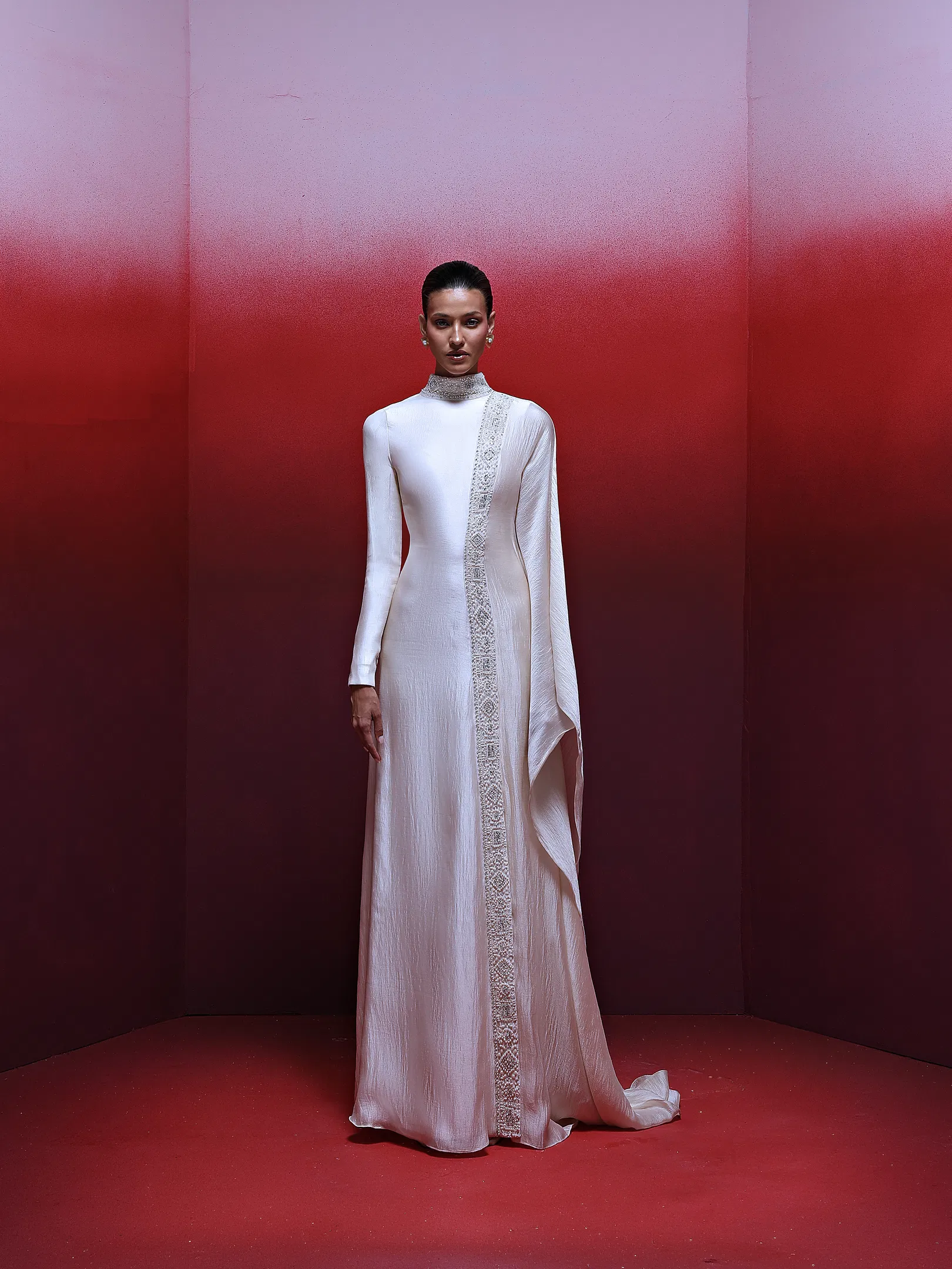 PEARLREVERENCE-OFFWHITE 1 PEARLREVERENCE-OFFWHITE